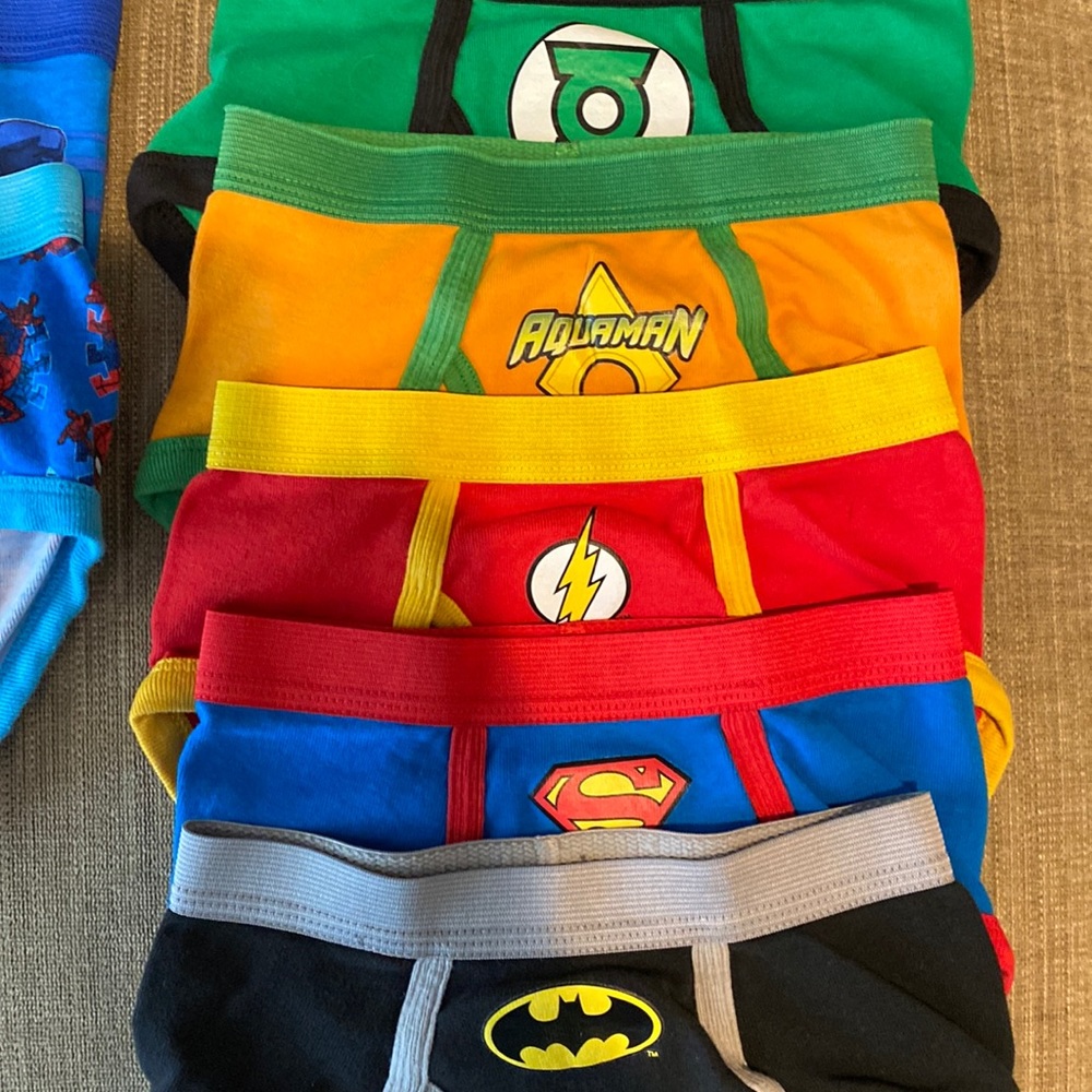 Size 6 unworn briefs. Black/blue/red/orange/green/Spiderman too.